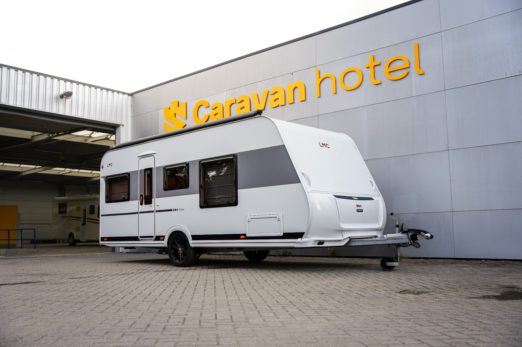 LMC 450D Style | Caravan Hotel